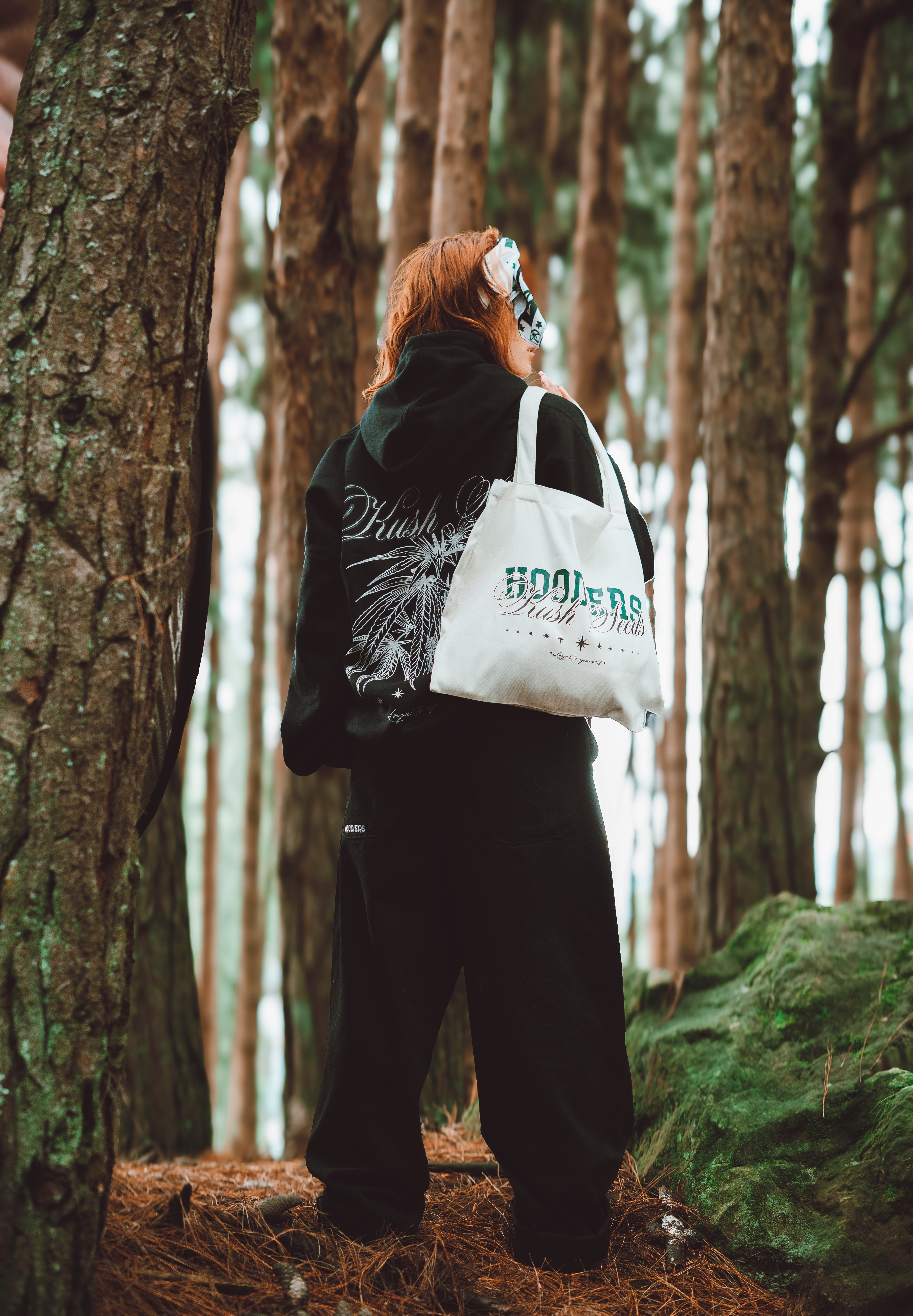 Ziper Hoodie Over Negra | KUSH