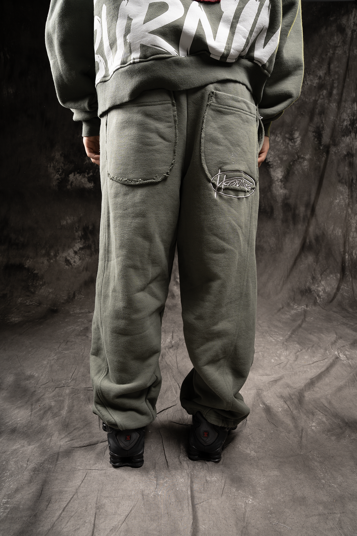 Jogger oversize Verde Militar | BURNING